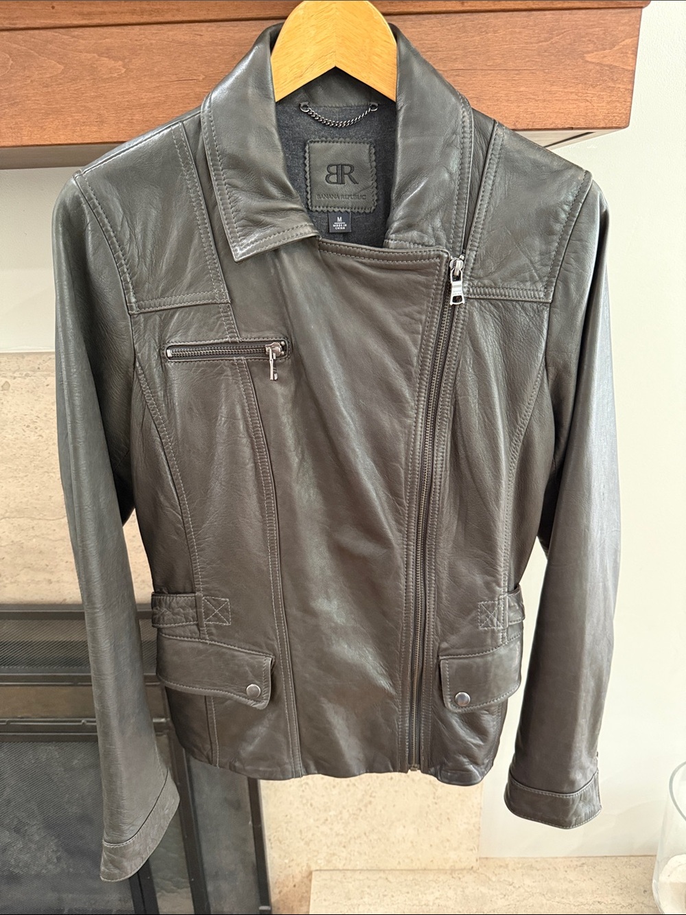 Women’s Banana Republic Leather Jacket. Size M